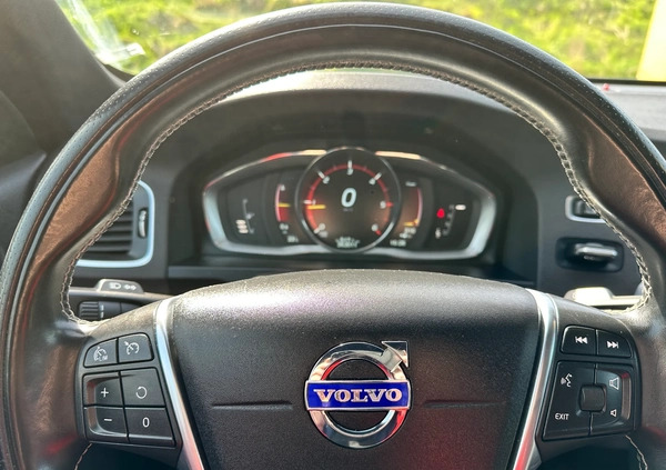 Volvo V60 cena 46500 przebieg: 260000, rok produkcji 2014 z Olsztyn małe 232